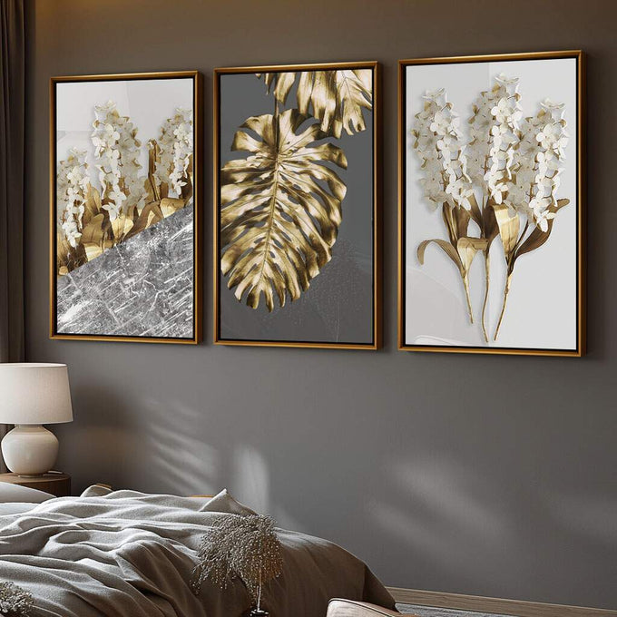 Quadro Decorativo: Elegância Dourada e Floral - quadros decorativos para sala 1 Tela Vertical, 3 Telas - em ambiente decorado