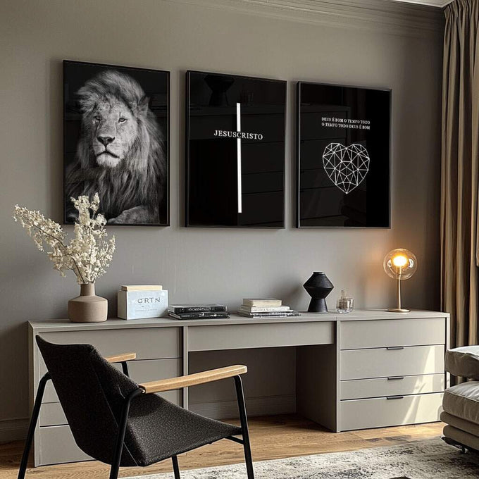Quadro Decorativo Leão Majestoso: Transcenda com Fé - quadros decorativos para sala 1 Tela Vertical, 3 Telas - em ambiente decorado