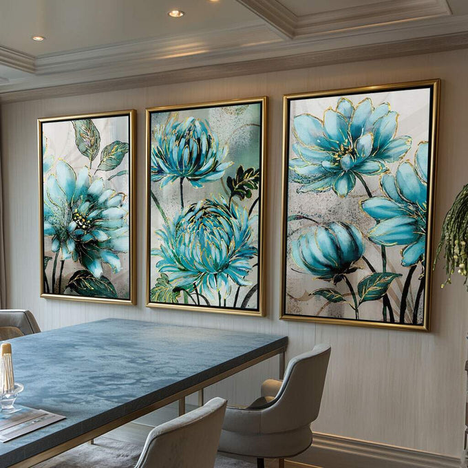 Quadro Decorativo Refrescante Jardim de Flores Azuis - quadros decorativos para sala 1 Tela Vertical, 3 Telas - em ambiente decorado