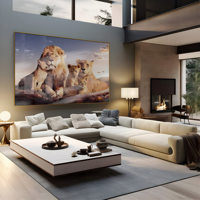 Leão, leoa e três filhotes sobre rocha na savana ao entardecer, filhote abraçando o pai, quadro decorativo