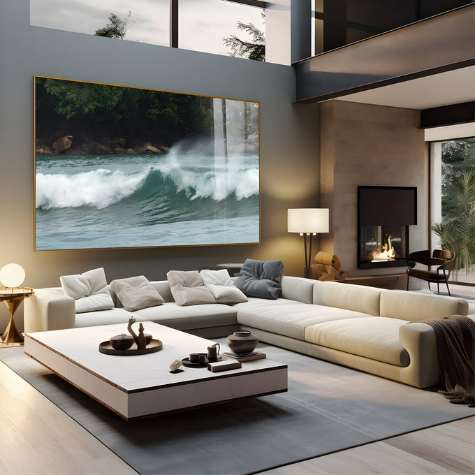 Onda do mar turquesa quebrando com espuma branca diante de rochas e mata verde na praia, quadro decorativo