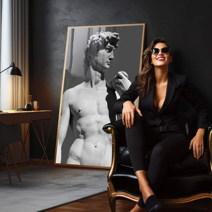 Quadro Decorativo: Toque Renascentista Único em Preto e Branco - quadros decorativos 1 Tela Vertical, 3 Telas - em sala moderna