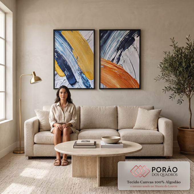 Díptico abstrato com pinceladas grossas azul, amarelo e laranja sobre fundo branco, quadro decorativo