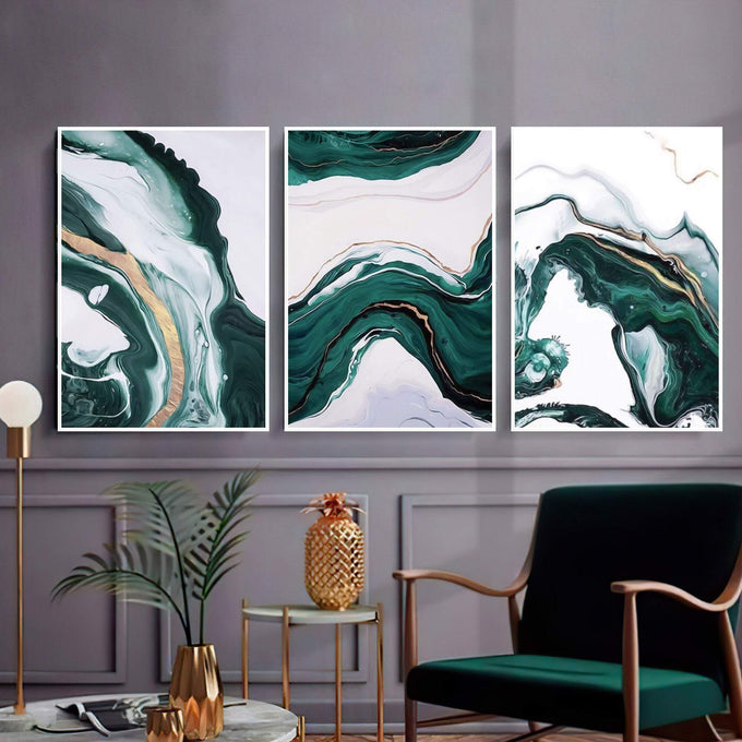 Quadro Decorativo: Sussurros de Serenidade em Mármore Verde - quadros decorativos para sala 1 Tela Vertical, 3 Telas - em ambiente decorado