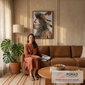 Quadro Decorativo Guerreiro Indígena com Pintura Facial | quadros decorativos para sala de estar | homem indígena de perfil com pintura facial vermelha e branca e cocar de penas | em ambiente 3 | Porao dos Quadros