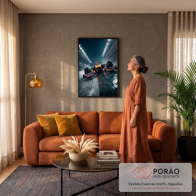 Quadro Decorativo Grande Carro na Pista para Sala Azul | quadros decorativos para sala de estar | carro de azul e vermelho em pista molhada à noite com luzes de estádio | em ambiente 3 | Porao dos Quadros