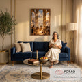 Quadro Decorativo Grande Santa Ceia Dourado para Sala | quadros decorativos para sala de estar | Jesus e apóstolos à mesa dourada sob arcos celestiais com céu de nuvens | em ambiente 3 | Porao dos Quadros