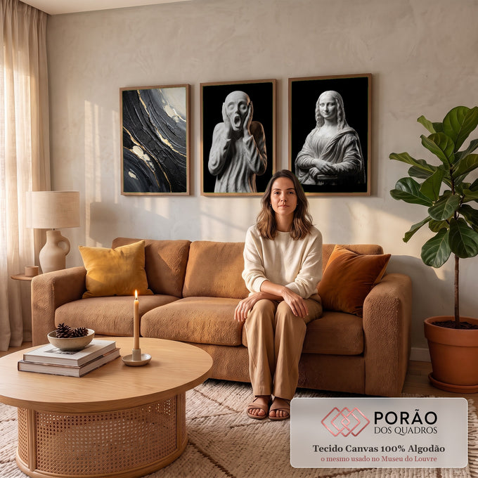 Quadro Decorativo Kit 3 Telas Esculturas para Sala Preto | quadros decorativos para sala de estar | esculturas em mármore de figura gritando e da Mona Lisa, com pintura abstrata preta e dourada | em ambiente 3 | Porao dos Quadros
