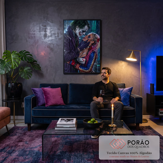 Quadro Decorativo Grande Palhaços na Chuva para Sala Roxo | quadros decorativos para sala de estar | casal com maquiagem de palhaço sob chuva intensa em tons roxo e neon | em ambiente 3 | Porao dos Quadros