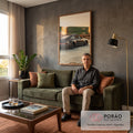Porsche 911 preto rebaixado com rodas raiadas e trem de carga borrado ao pôr do sol, quadro decorativo