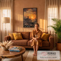 Farol nas rochas, vila grega branca, veleiro e gaivotas no mar ao pôr do sol laranja, quadro decorativo
