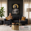 Quadro Decorativo Grande Jesus Auréola Dourada para Sala | quadros decorativos para sala de estar | retrato de Jesus Cristo em tons de cinza com auréola dourada e símbolos Alfa e Ômega | em ambiente 3 | Porao dos Quadros