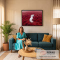 Cavalo branco empinando com a crina ao vento em um campo de vegetação vermelha, quadro decorativo
