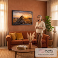 Leão majestoso deitado sobre rocha na savana africana com sol se pondo no horizonte, quadro decorativo