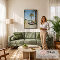 Quadro Decorativo Grande Carro Clássico para Sala Branco | quadros decorativos para sala de estar | carro esportivo branco visto de trás numa estrada com palmeiras e céu azul | em ambiente 3 | Porao dos Quadros