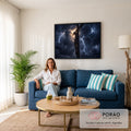 Jesus Cristo na cruz sob céu escuro com relâmpagos e luz divina entre nuvens, quadro decorativo