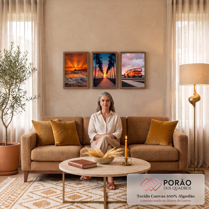 Quadro Decorativo Kit 3 Telas Pôr do Sol Carro para Sala | quadros decorativos para sala de estar | tríptico com pôr do sol na praia, palmeiras e carro esportivo laranja ao entardecer | em ambiente 3 | Porao dos Quadros