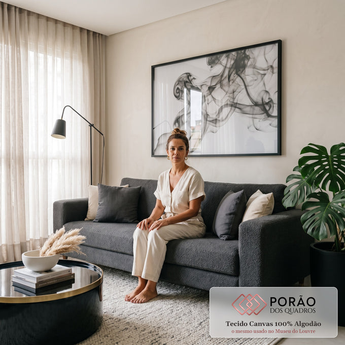 Quadro Decorativo Grande Fumaça Abstrata para Sala Preto | quadros decorativos para sala de estar | formas de fumaça abstrata preta ondulada sobre fundo branco | em ambiente 3 | Porao dos Quadros