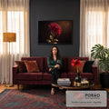 Quadro Decorativo Grande Crisântemo para Sala Vermelho | quadros decorativos para sala de estar | crisântemo vermelho-vinho com pétalas curvadas e gotas de orvalho sobre fundo escuro | em ambiente 3 | Porao dos Quadros