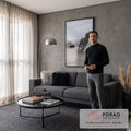 Cavalo cinza galopando na areia com Porsche esportivo levantando poeira no deserto, quadro decorativo