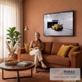Quadro Decorativo Grande Carro Amarelo e Preto para Sala | quadros decorativos para sala de estar | carro esportivo amarelo e preto visto de trás em garagem branca iluminada | em ambiente 3 | Porao dos Quadros