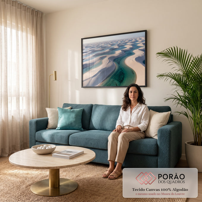 Quadro Decorativo Grande Paisagem Dunas para Sala Branco | quadros decorativos para sala de estar | vista aérea de dunas brancas com lagoas de água turquesa serpenteantes | em ambiente 3 | Porao dos Quadros
