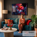 Quadro Decorativo Grande Hibisco e Azul para Sala Vermelho | quadros decorativos para sala de estar | flores de hibisco em close com pétalas vermelhas e azuis e estames laranja | em ambiente 3 | Porao dos Quadros