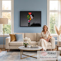 Casal surreal com rostos geométricos coloridos e coração vermelho sobre fundo cinza, quadro decorativo