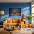 Quadro Decorativo Grande Elefante com Presas para Sala Azul | quadros decorativos para sala de estar | elefante com grandes presas caminhando em campo de capim seco sob céu azul escuro | em ambiente 3 | Porao dos Quadros