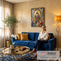 Quadro Decorativo Grande Jesus Mosaico para Sala Dourado | quadros decorativos para sala de estar | Jesus Cristo em mosaico dourado com anjos orando e pombos brancos ao redor | em ambiente 3 | Porao dos Quadros