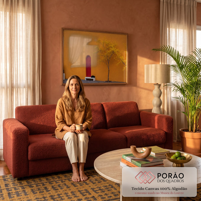 Quadro Decorativo Grande Porta Vermelha para Sala Laranja | quadros decorativos para sala de estar | porta vermelha em arco numa parede laranja com gato preto e árvore amarela | em ambiente 3 | Porao dos Quadros