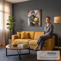 Casal de mímicos com maquiagem branca abraçados segurando balão amarelo, quadro decorativo