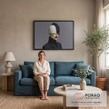 Quadro Decorativo Grande Manequim para Sala Branco | quadros decorativos para sala de estar | rosto branco estilizado com maquiagem amarela, cílios pretos e lábios vermelhos vibrantes | em ambiente 3 | Porao dos Quadros