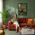 Pássaro cardeal vermelho pousado em galho molhado com folhas verdes e gotas de chuva, quadro decorativo