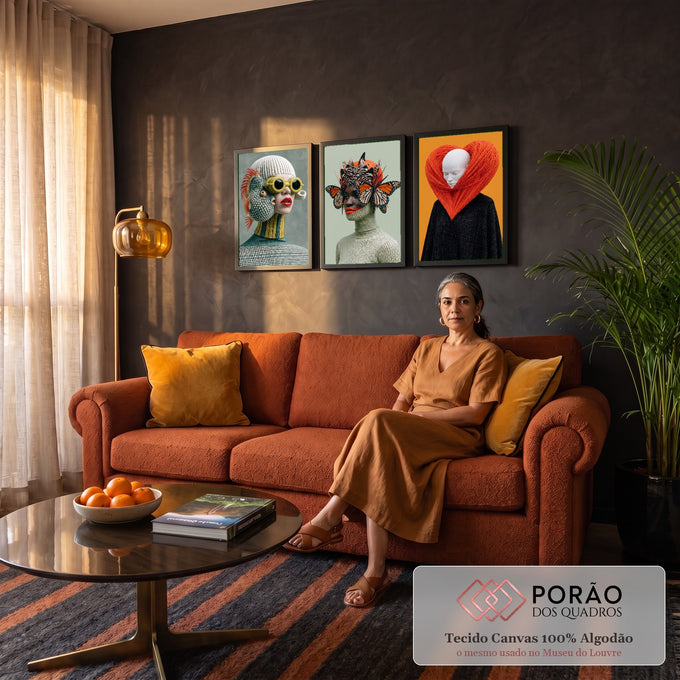 Quadro Decorativo Kit 3 Telas Retratos Surreais para Sala | quadros decorativos para sala de estar | três retratos surreais com peixe-balão, borboletas laranja e fios em forma de coração | em ambiente 3 | Porao dos Quadros