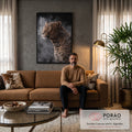 Leopardo de perfil com olhos âmbar envolto em fumaça cinza sobre fundo preto, quadro decorativo
