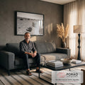 Quadro Decorativo Grande Sapatos e Placa para Sala Preto | quadros decorativos para sala de estar | sapatos velhos na areia ao lado de placa found em deserto preto e branco | em ambiente 3 | Porao dos Quadros