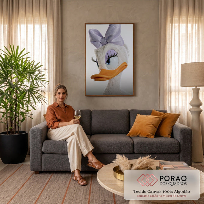 Pata branca em arte digital 3D com laço lilás, cílios longos, olhos azuis e bico laranja, quadro decorativo