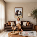 Quadro Decorativo Grande Cavalos Selvagens Marrom para Sala | quadros decorativos para sala de estar | cavalos correndo em campo de capim dourado com crinas ao vento | em ambiente 3 | Porao dos Quadros