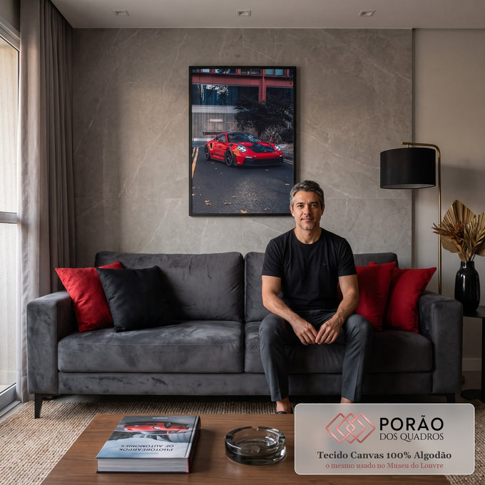 Porsche 911 GT3 RS vermelho em rua urbana com folhas de outono e prédio moderno, quadro decorativo