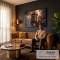 Leão de Judá com coroa dourada entre nuvens dramáticas e cruz iluminada, quadro decorativo