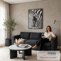 Zebra adulta e filhote focinho a focinho em fotografia preto e branco de alto contraste, quadro decorativo