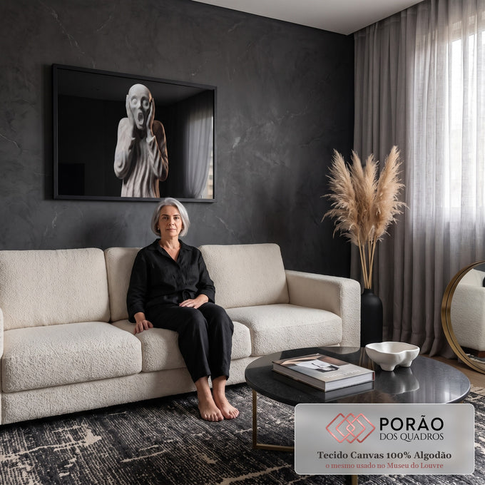 Quadro Decorativo Grande Escultura de Mármore para Sala | quadros decorativos para sala de estar | escultura de mármore branco com mãos no rosto gritando sobre fundo preto | em ambiente 3 | Porao dos Quadros