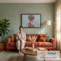 Quadro Decorativo Grande Mulher Formada para Sala Verde | quadros decorativos para sala de estar | mulher de perfil com cabelo formado por multidão de pessoas coloridas caminhando | em ambiente 3 | Porao dos Quadros