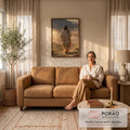 Quadro Decorativo Jesus Caminhando no Deserto ao Entardecer | quadros decorativos para sala de estar | homem de manto bege caminhando em deserto ao pôr do sol dourado | em ambiente 3 | Porao dos Quadros
