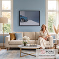 Traseira de Porsche 911 clássico azul com aerofólio e rodas Fuchs em estúdio cinza, quadro decorativo