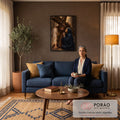 Quadro Decorativo Grande Jesus Carregando para Sala Marrom | quadros decorativos para sala de estar | Jesus com coroa de espinhos encostado na cruz ao lado de mulher em manto azul orando | em ambiente 3 | Porao dos Quadros