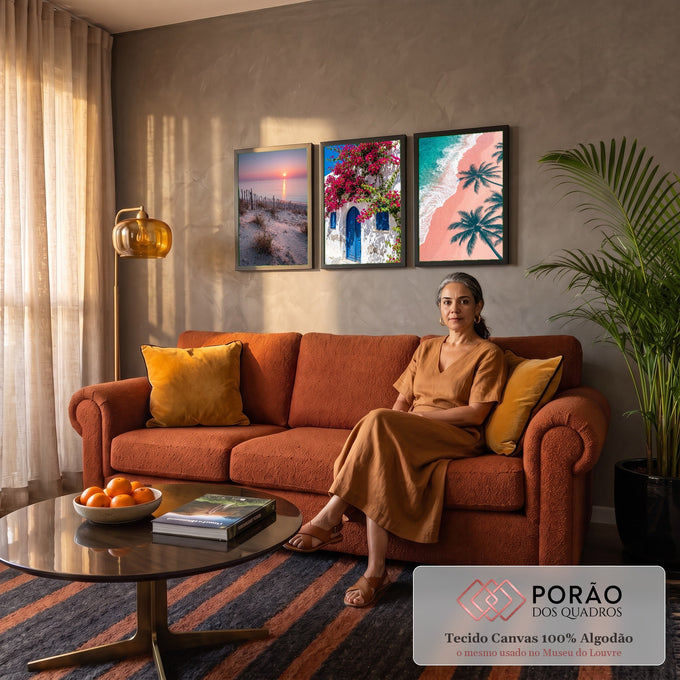 Quadro Decorativo Kit 3 Telas Praia Casa para Sala Rosa | quadros decorativos para sala de estar | tríptico com pôr do sol na praia, casa branca de porta azul e vista aérea de praia rosa | em ambiente 3 | Porao dos Quadros