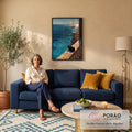 Quadro Decorativo Grande Gato Preto Azul para Sala | quadros decorativos para sala de estar | gato preto deitado em varanda de pedra observando veleiro no mar azul | em ambiente 3 | Porao dos Quadros