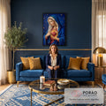 Quadro Decorativo Grande Nossa Senhora Pinceladas para Sala | quadros decorativos para sala de estar | Nossa Senhora de manto azul segurando coração em chamas com cruz e espinhos | em ambiente 3 | Porao dos Quadros